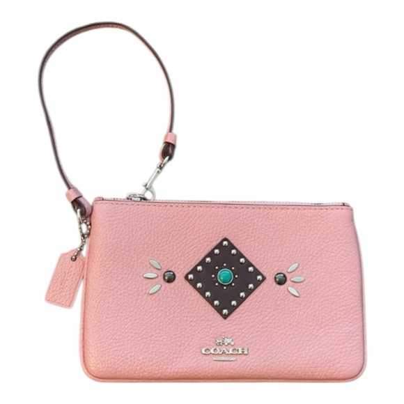 Coach NWOT Storypatch Pink Pebbled Leather Western Rivet Wristlet - Picture 4 of 6